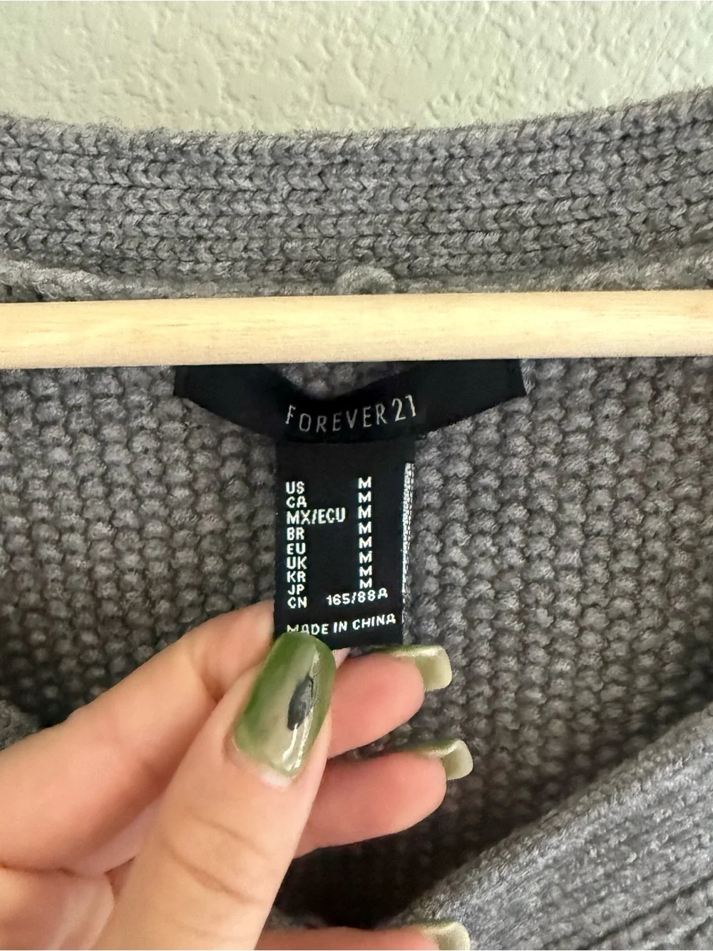Preppy capsule wardrobe dark academia minimalist gray cable knit cropped sweater